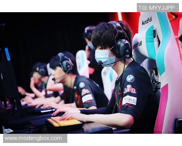 独家解析FPX战队比赛经验与其他战队的深度对比分析